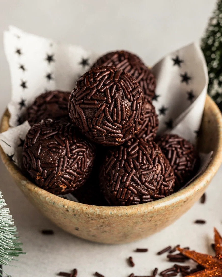 10-Minute Rum Balls from Cake Leftovers