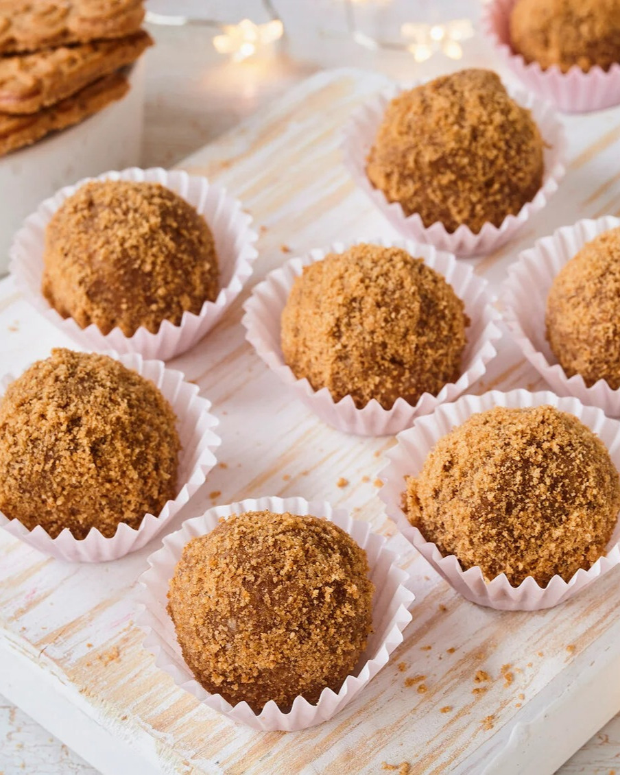 Creamy Speculoos Truffles with Marzipan and White Chocolate