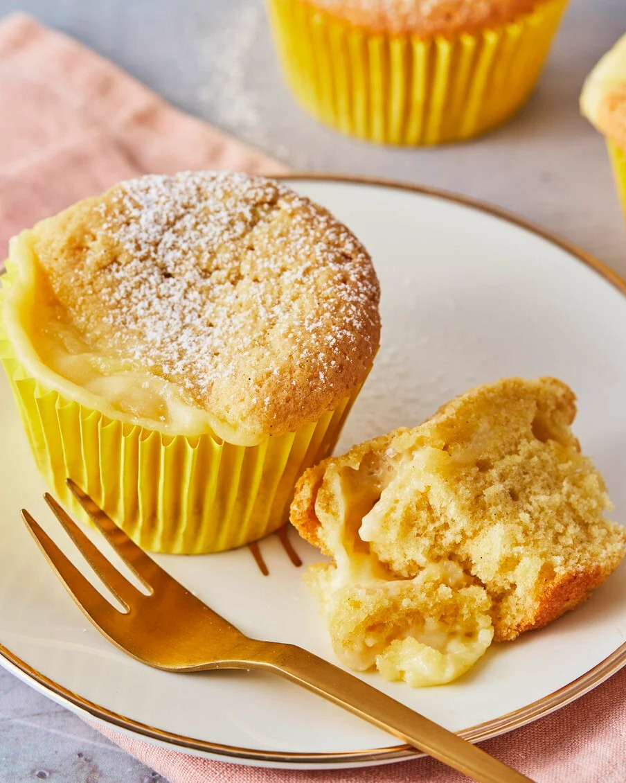 Soft and Juicy Vanilla Pudding Muffins