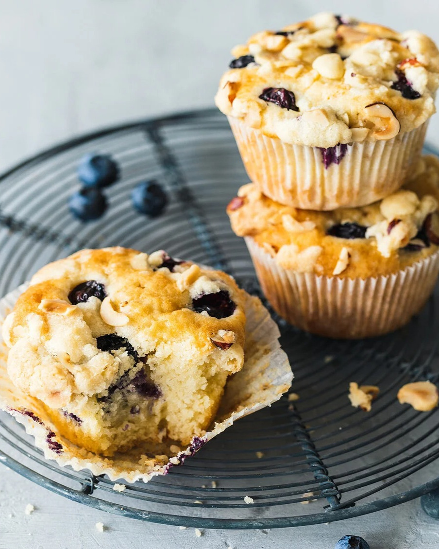 Blueberry Muffins with Crumble Topping