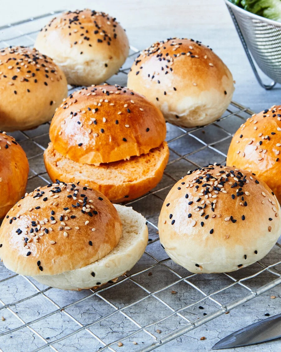 Quick and Easy Homemade Burger Buns