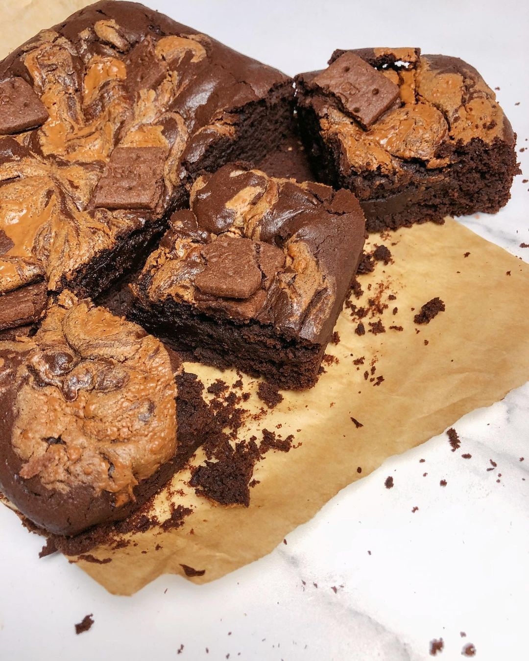Vegan Biscoff Bourbon Brownies