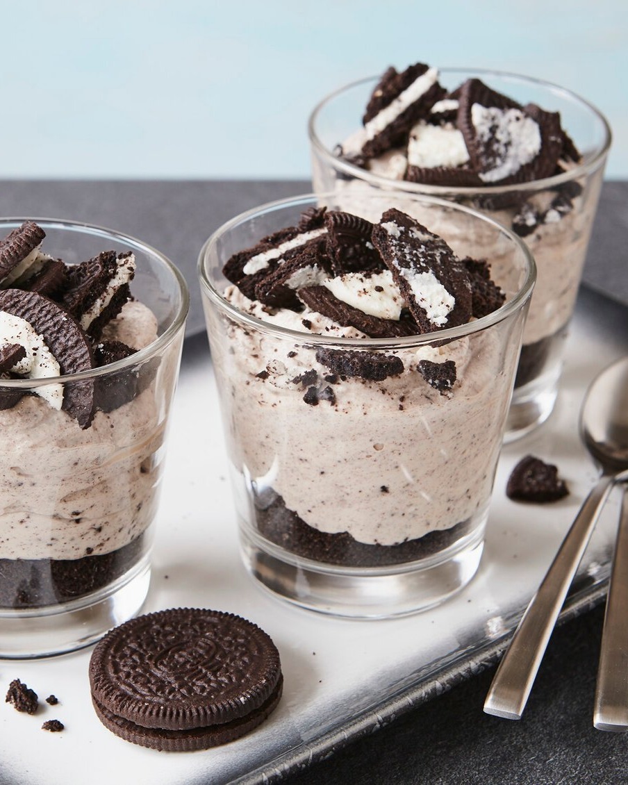 Oreo Mascarpone Dessert in Layered Glasses