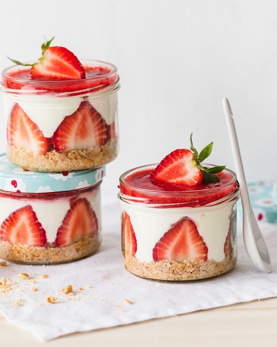 Fresh Strawberry and Biscuit Parfait Dessert