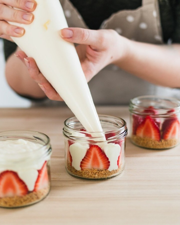Fresh Strawberry and Biscuit Parfait Dessert