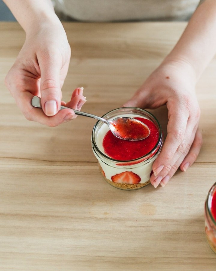 Fresh Strawberry and Biscuit Parfait Dessert