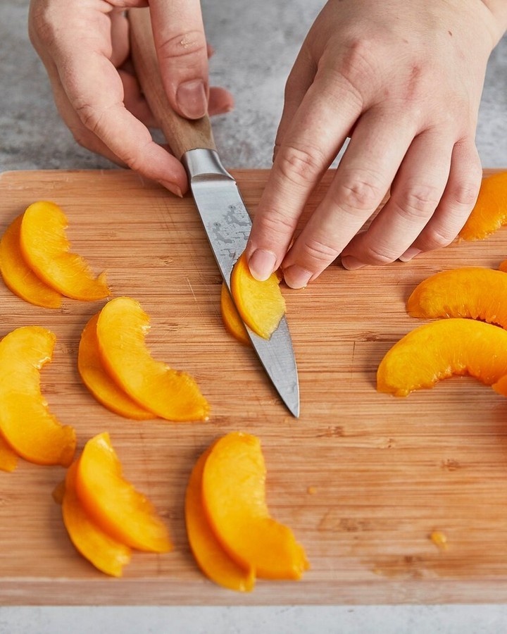 No-Bake Peach Cream Cake