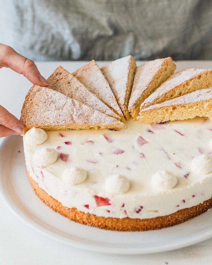Strawberry Quark Cream Fan Cake