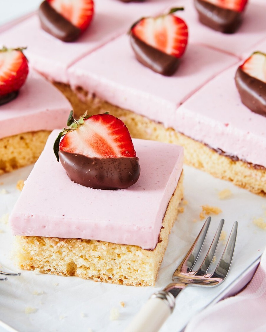 Easy Strawberry Quark Sheet Cake