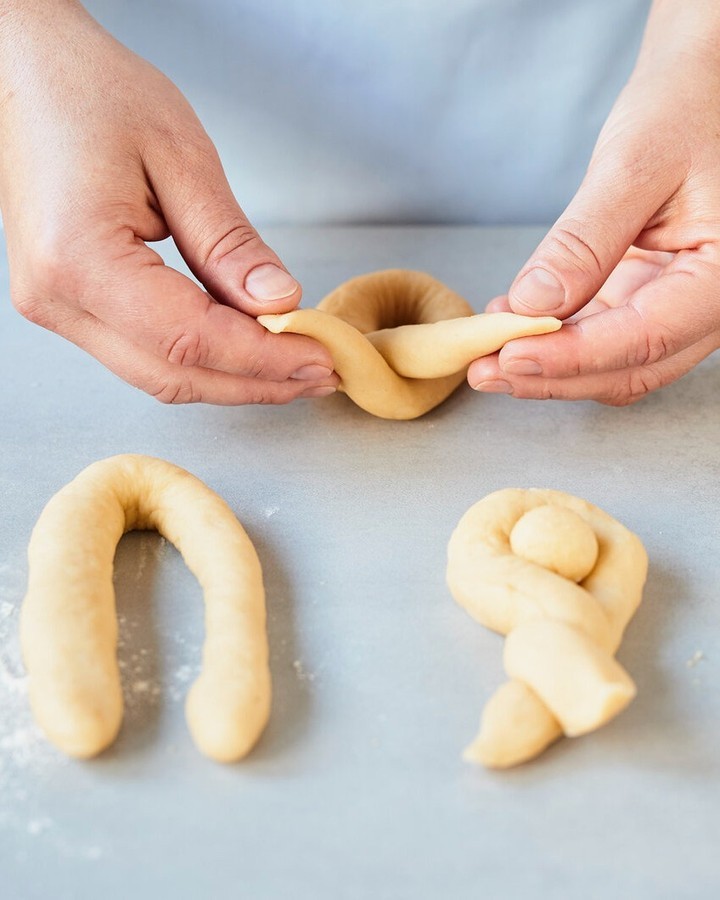 Fluffy Homemade Easter Yeast Bunnies