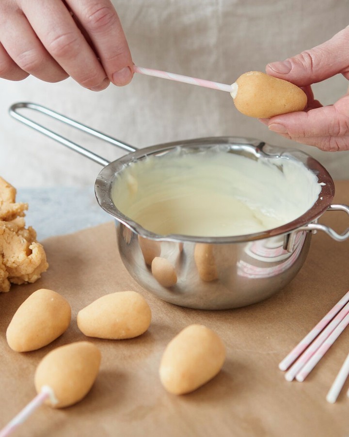 Easy Easter Cake Pops for Holiday Celebrations