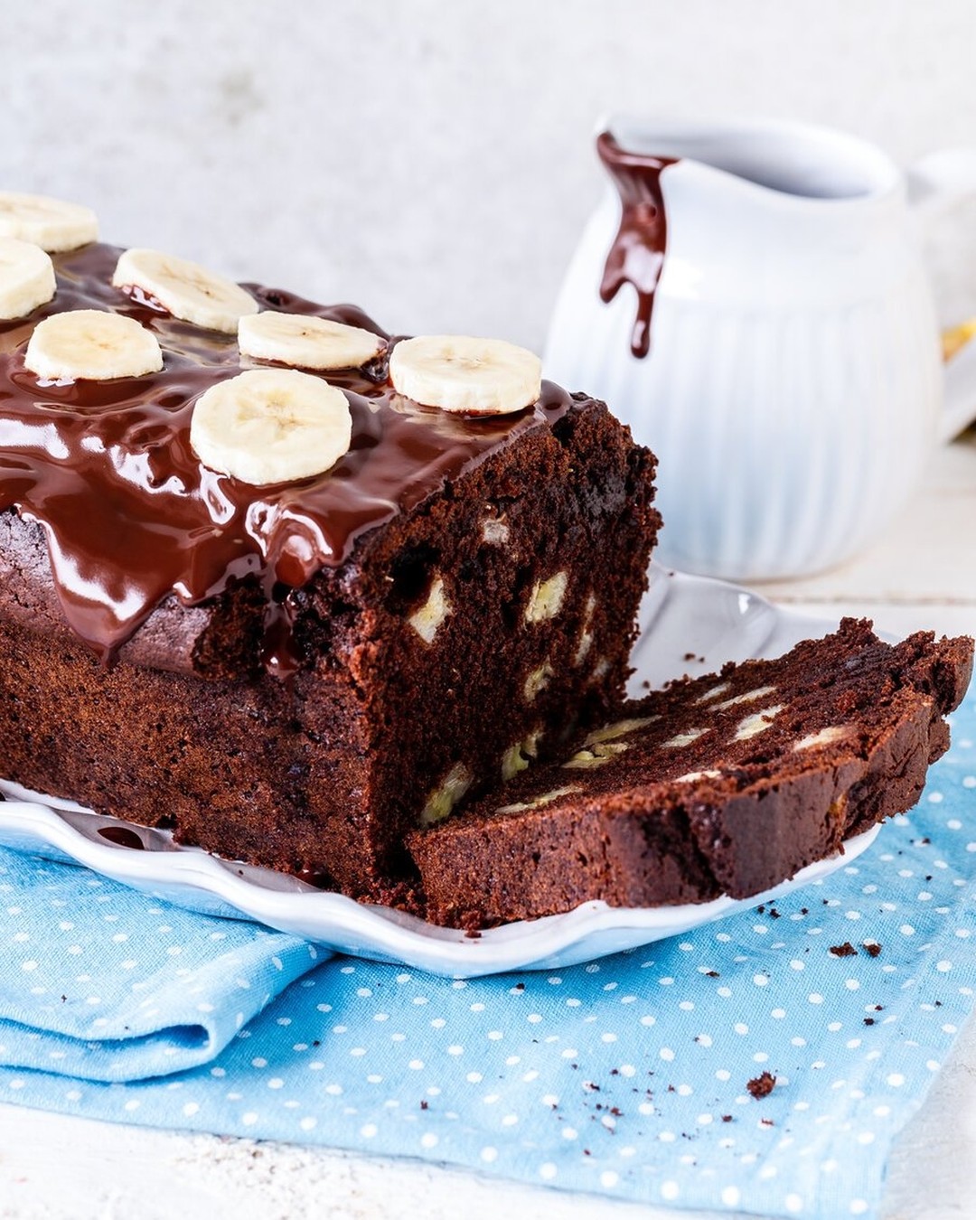 Moist Chocolate Banana Loaf Cake with Chocolate Glaze