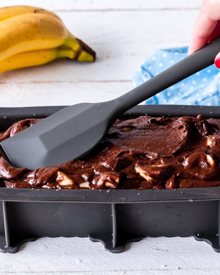 Moist Chocolate Banana Loaf Cake with Chocolate Glaze