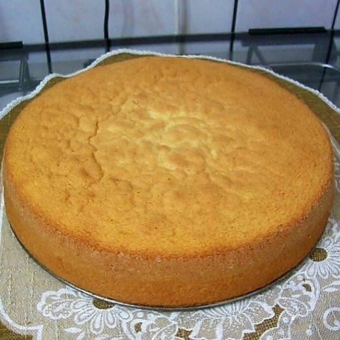 Brazilian Sponge Cake with Eggs and Sugar