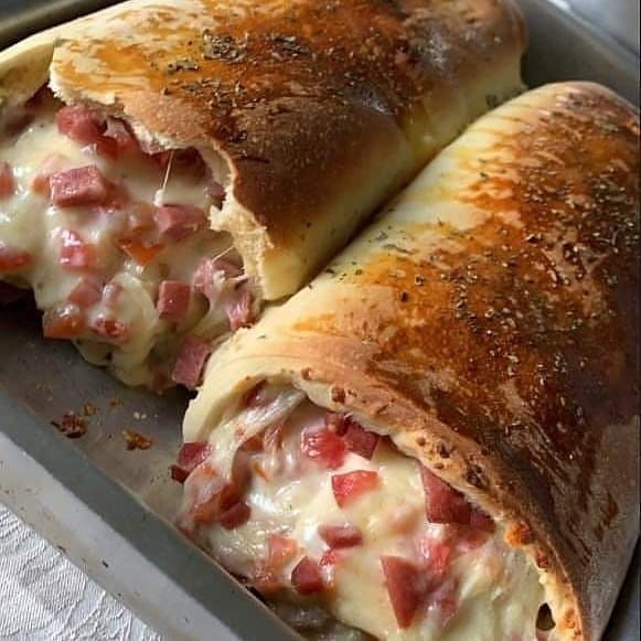 Calabresa Cheese and Tomato Stuffed Bread Rolls