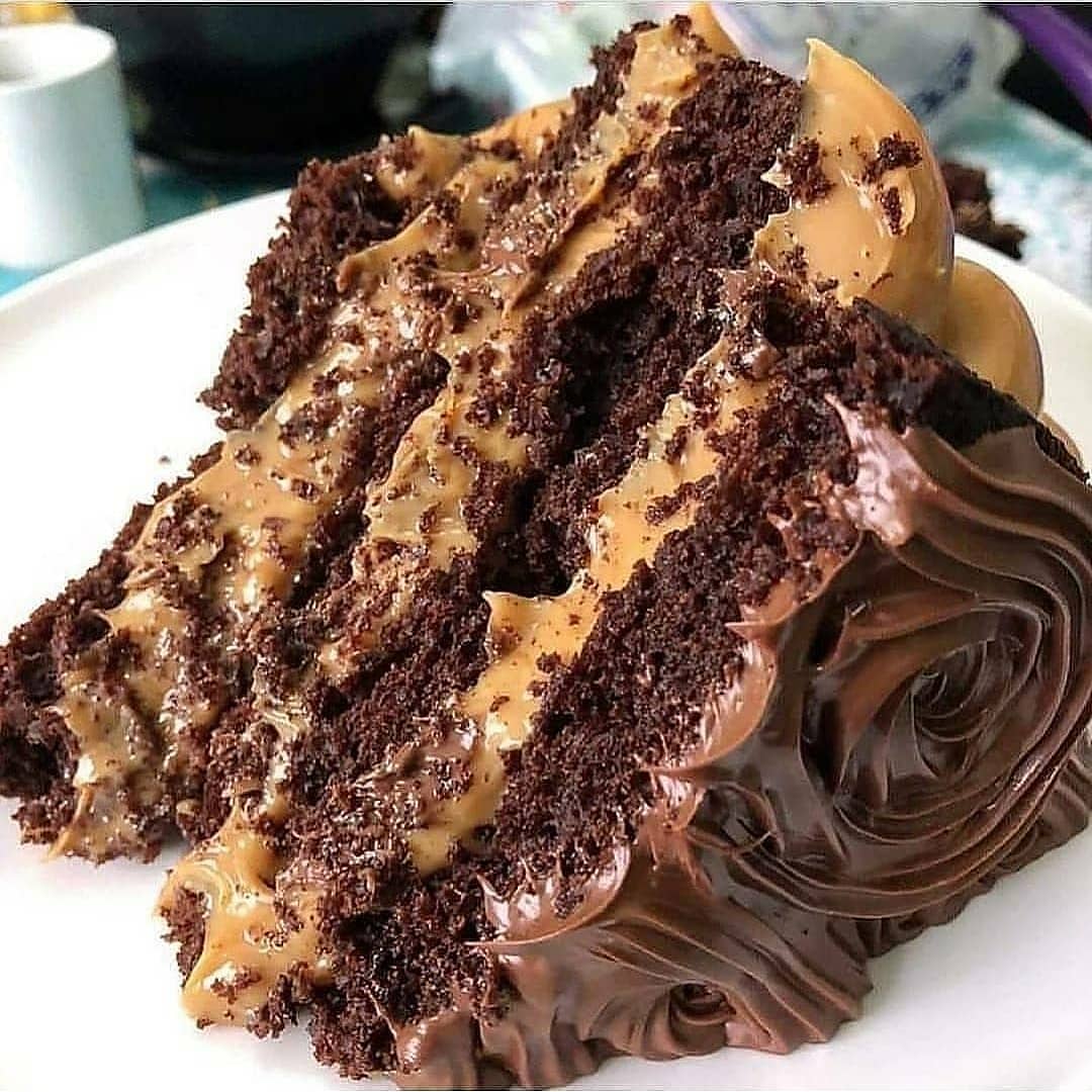 Traditional Brazilian Honey Gingerbread Cake