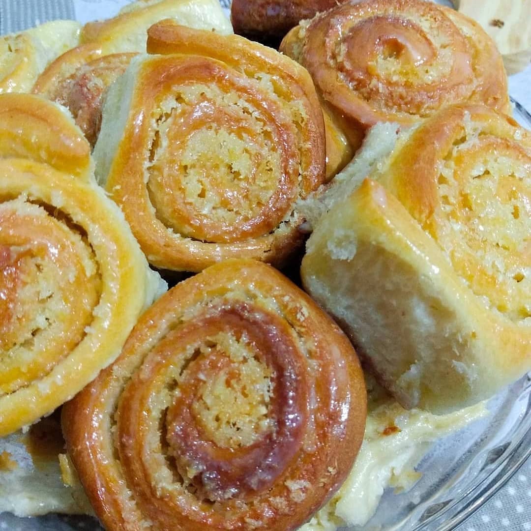 Brazilian Coconut Sweet Bread Rolls