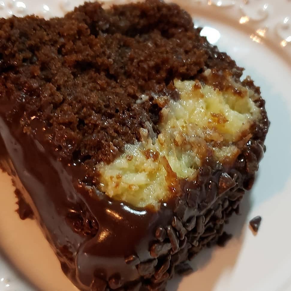 Easy Brazilian Prestígio Coconut Chocolate Cake