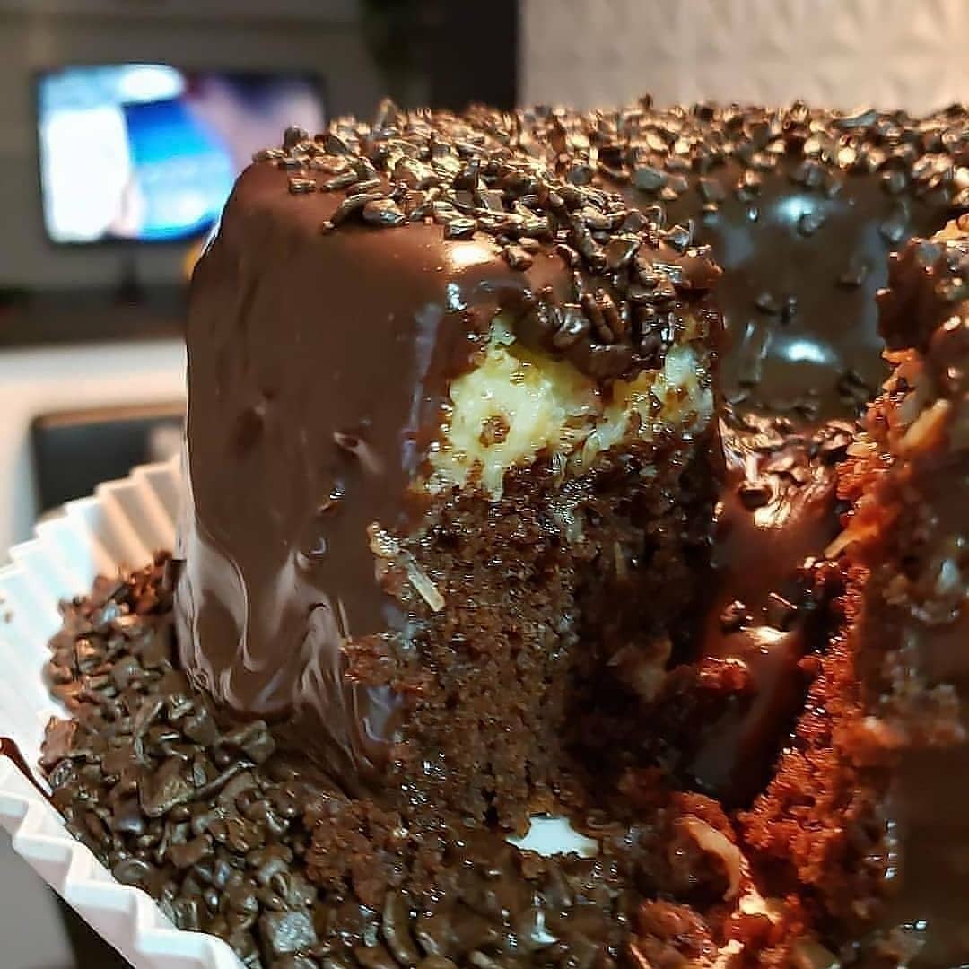 Easy Brazilian Prestige Coconut Chocolate Cake