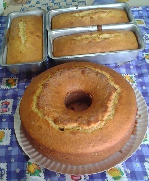Simple Brazilian Cornmeal Cake