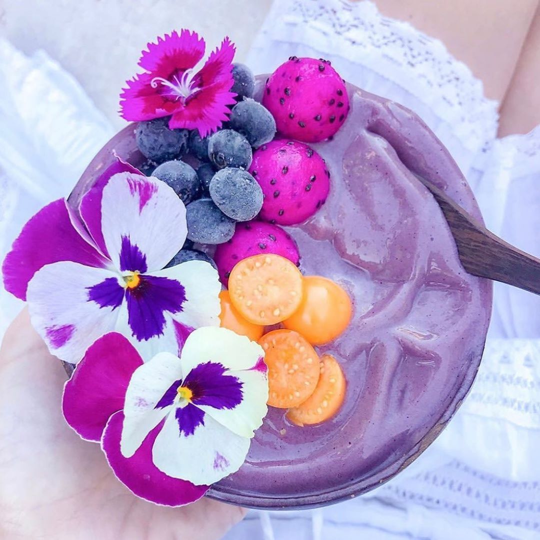 Simple and Delicious Smoothie Bowl