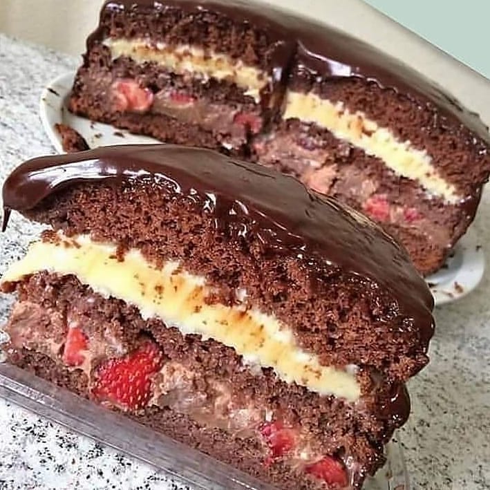 Double Filling Chocolate Cake with Strawberries