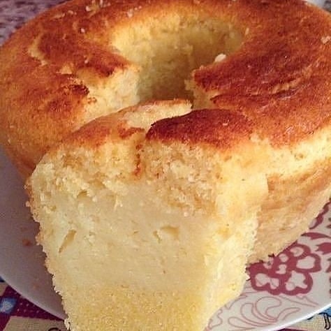 Classic Brazilian Creamy Cornmeal Cake