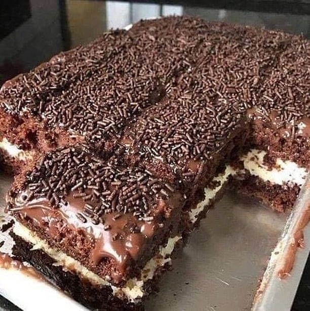 Brazilian Prestígio Chocolate Coconut Cake