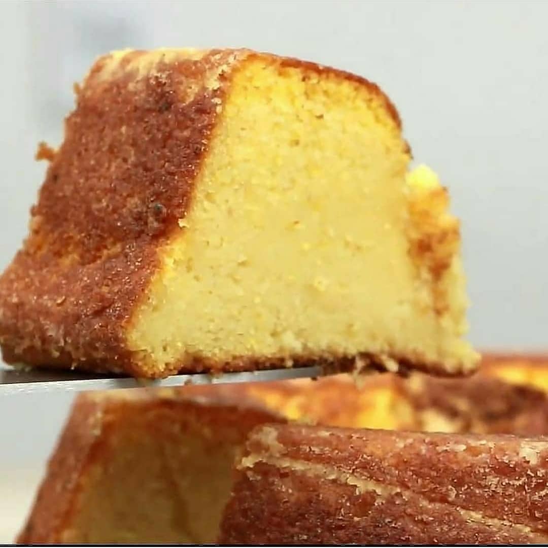 Creamy Cornmeal Cake