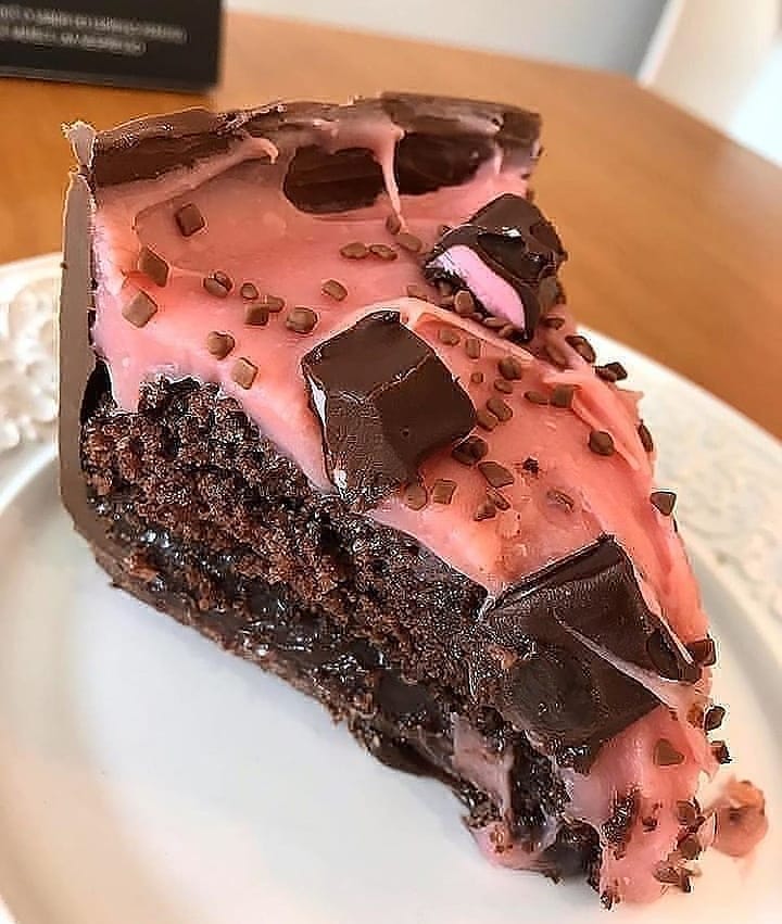 Brazilian Chocolate Strawberry Sensation Cake