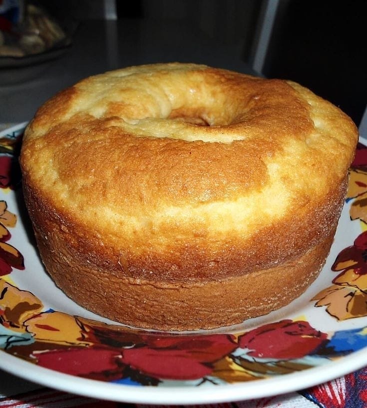 Classic Brazilian Yogurt Cake
