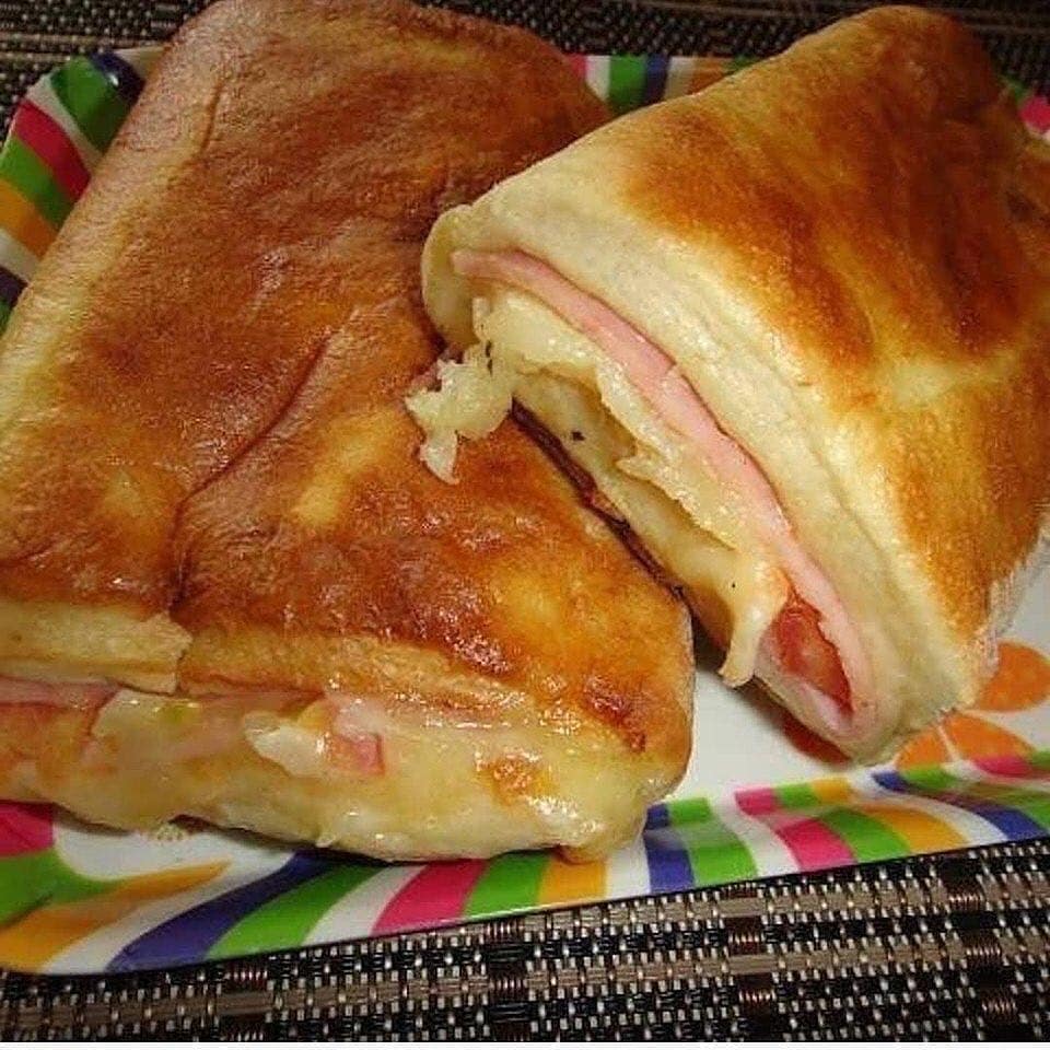 Brazilian Ham and Cheese Stuffed Bread Rolls