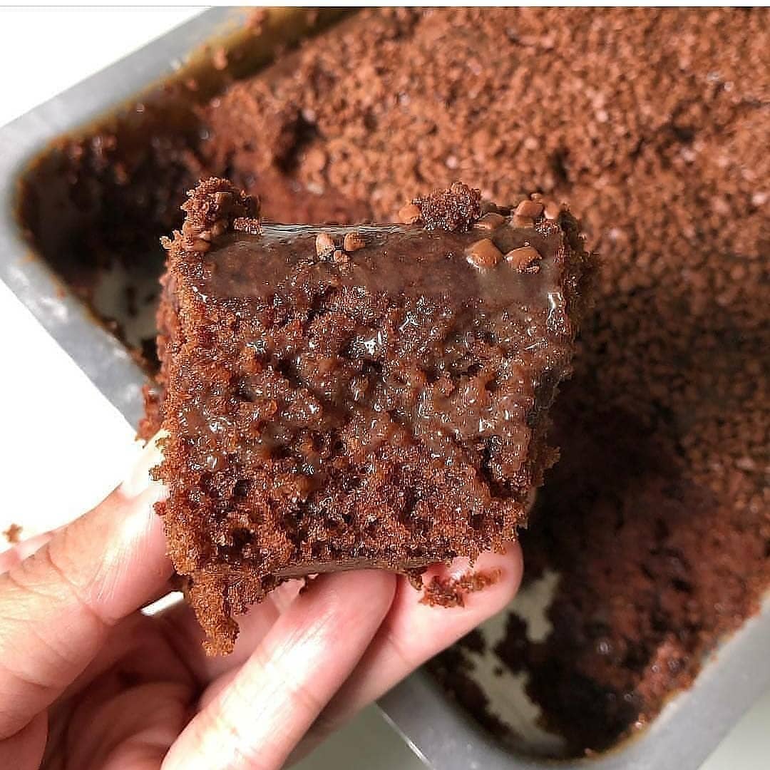 Easy Chocolate Cake with Chocolate Drink Powder Frosting