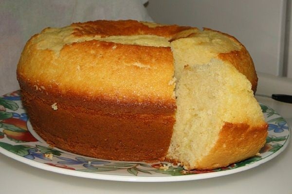 Simple Cake Made with Basic Ingredients