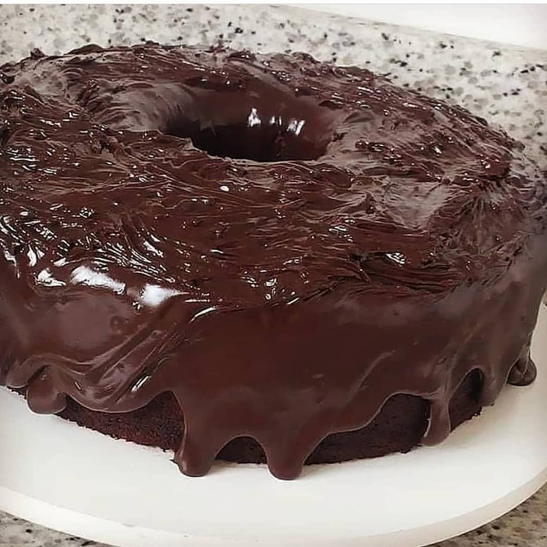 Delicious Homemade Chocolate Cake with Frosting