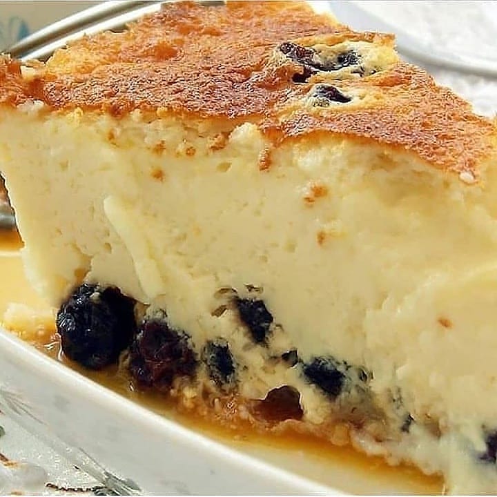 Brazilian Ricotta and Raisin Pie