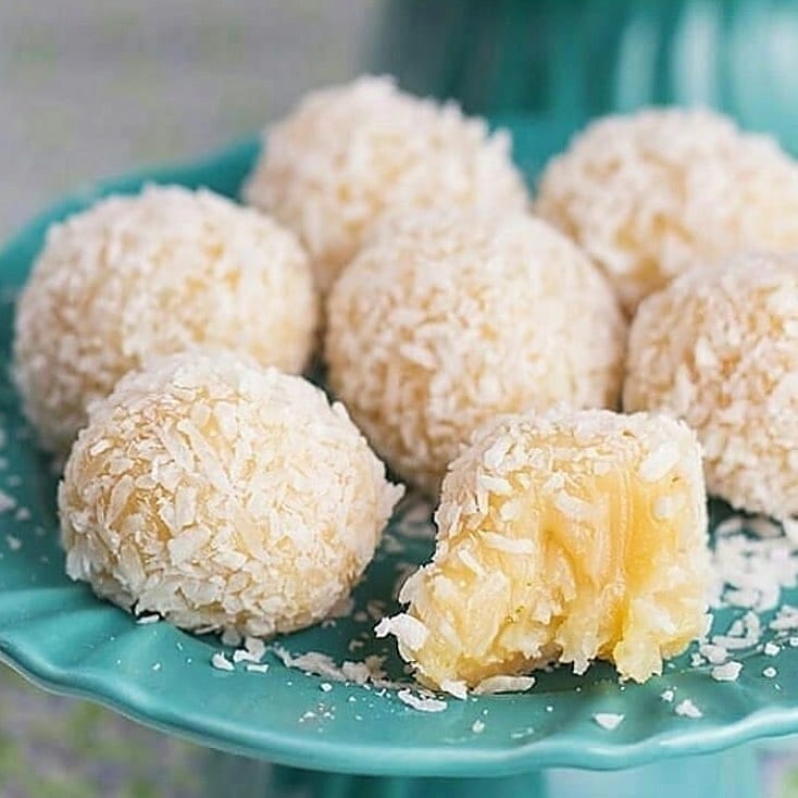 Low Carb Coconut Cashew Truffles