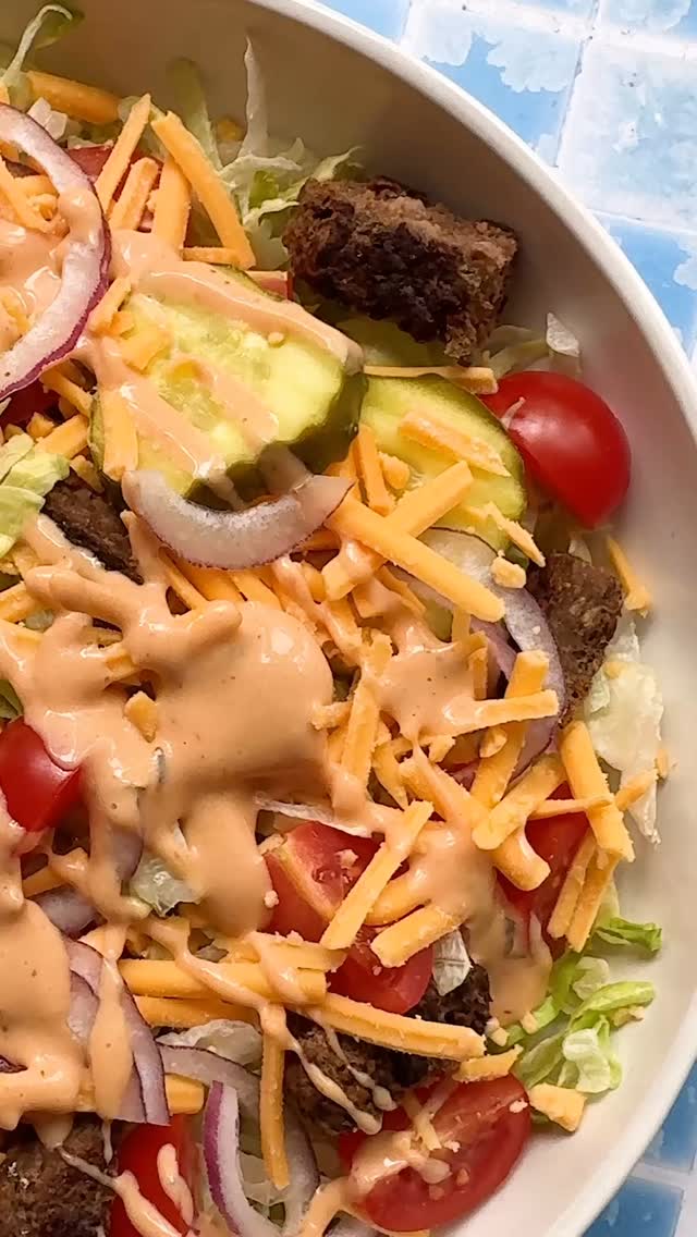 Burger Salad with Fresh Toppings