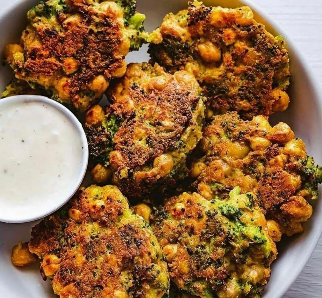 Cheezy Chickpea Broccoli Fritters