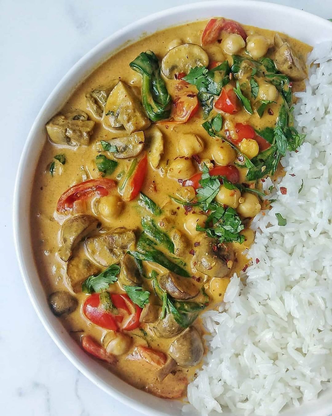 Chickpea Spinach and Mushroom Curry