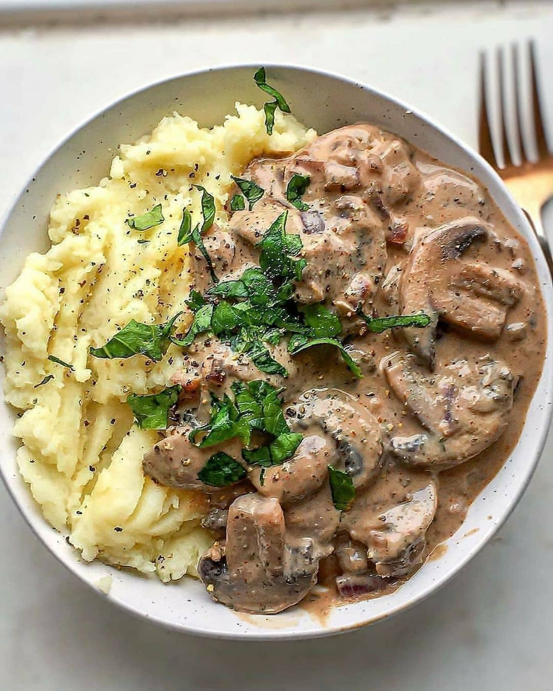 Easy Vegan Mushroom Stroganoff