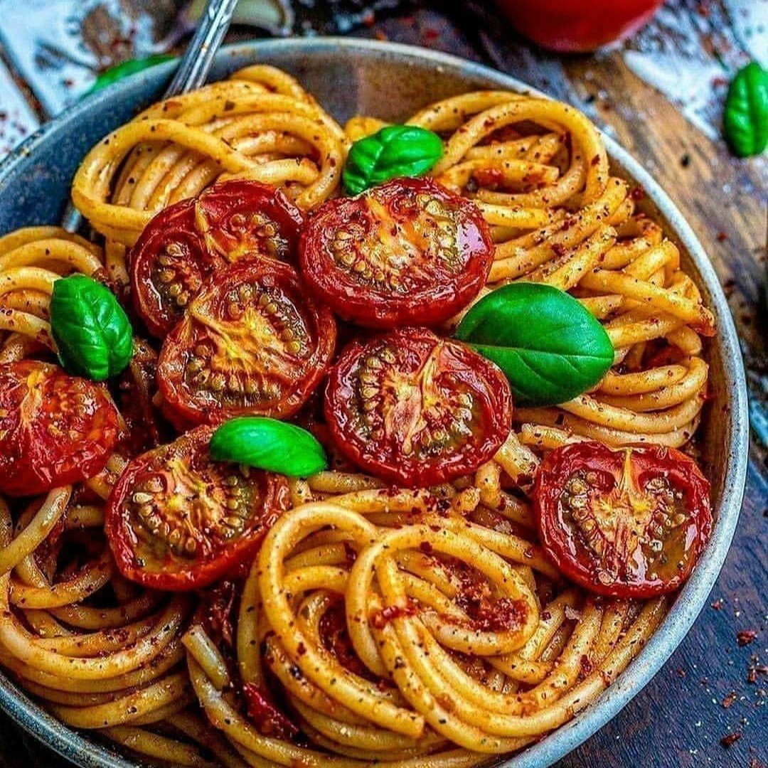 Simple Tomato Pasta with Roasted Cherry Tomatoes