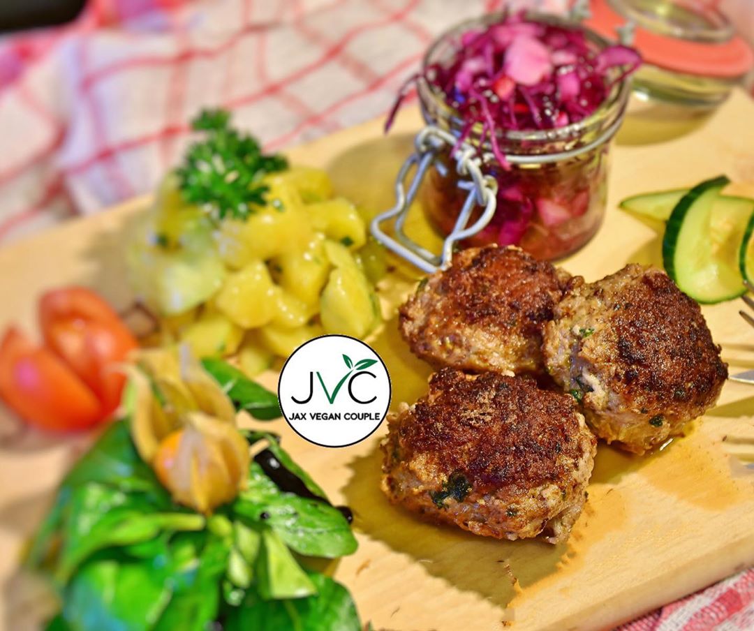 Spicy Jackfruit Vegan Meatballs for Meatless Monday