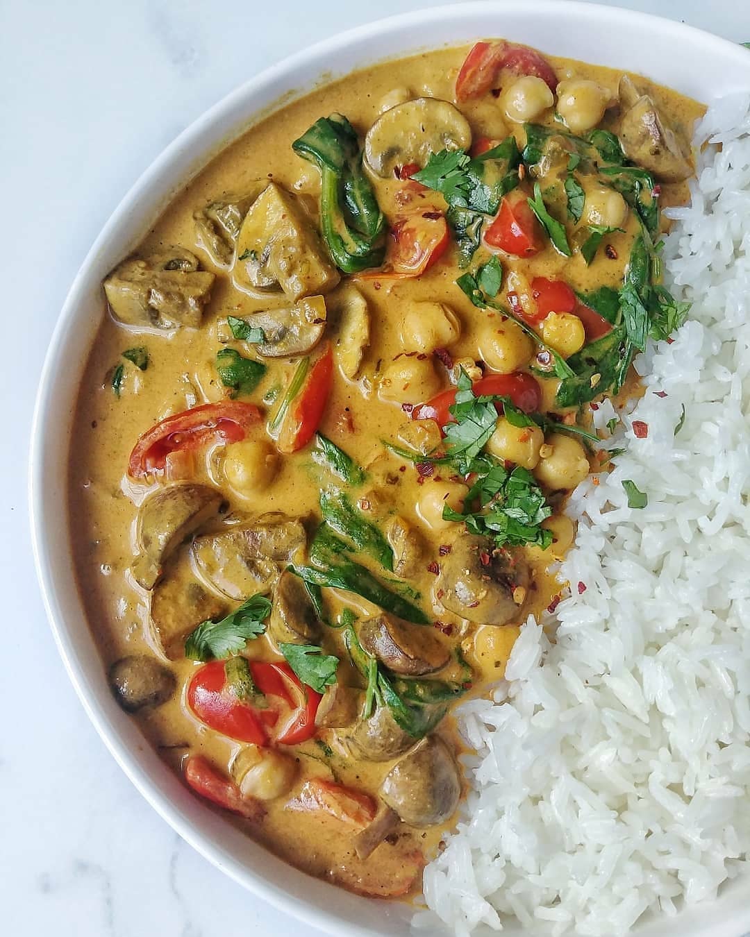 Chickpea Spinach and Mushroom Curry