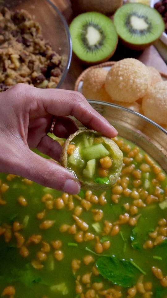 Kiwi Pineapple Infused Pani Puri