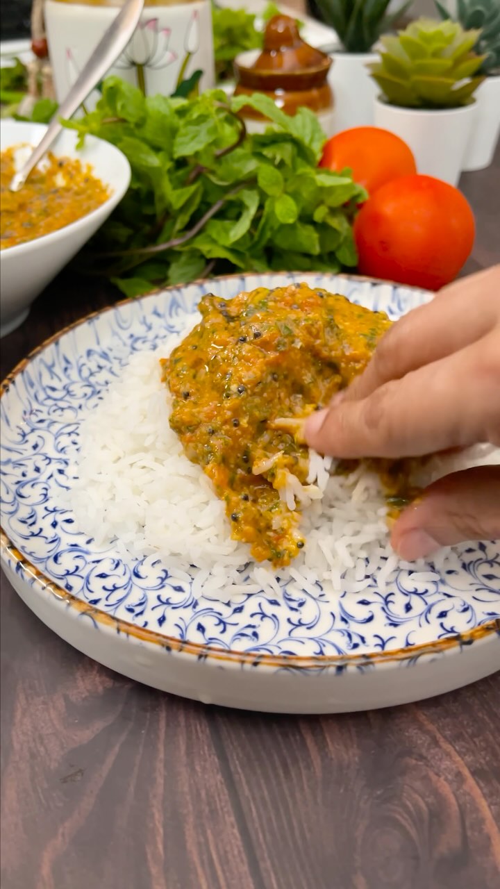Quick and Easy Tomato Mint Chutney