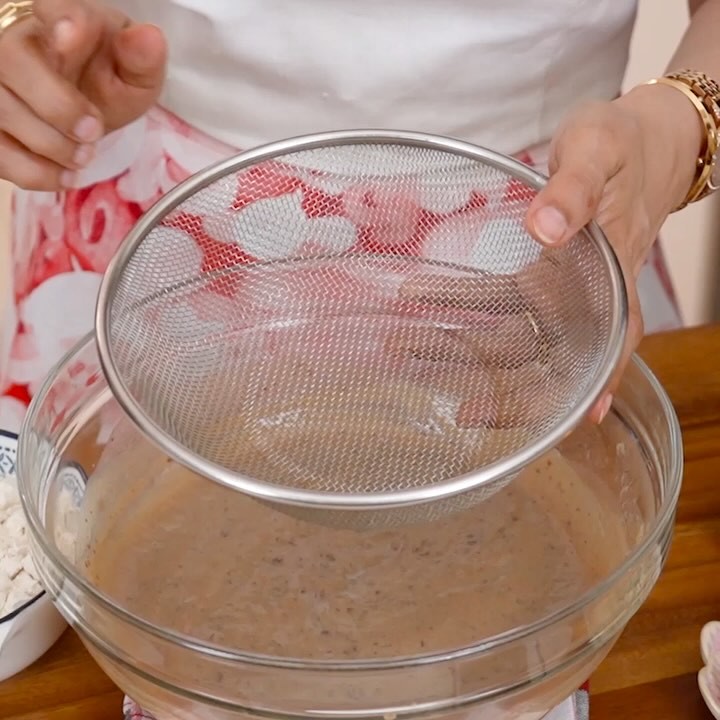 Sugar-Free Date and Walnut Chocolate Cake