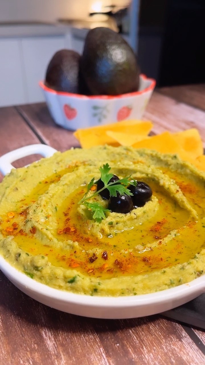 Creamy Avocado Hummus Dip