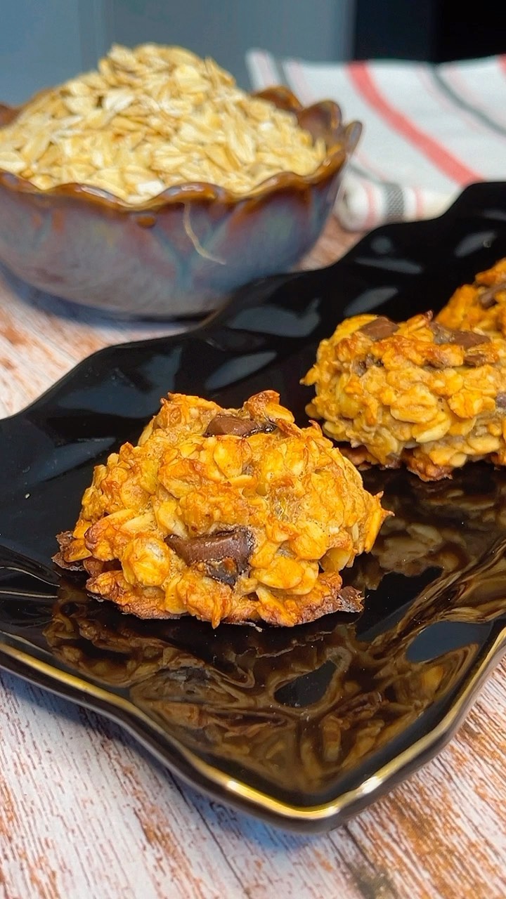 Healthy Oats and Chocolate Cookies