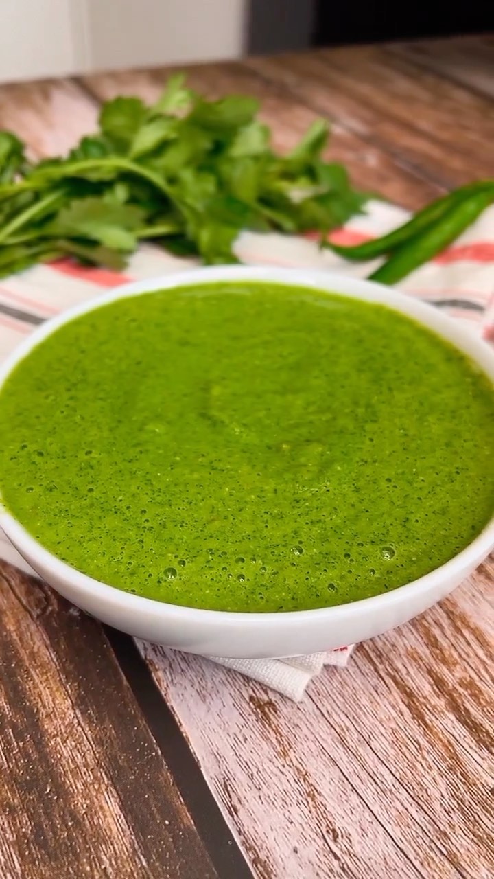 Coriander Chutney with Raw Mango Twist